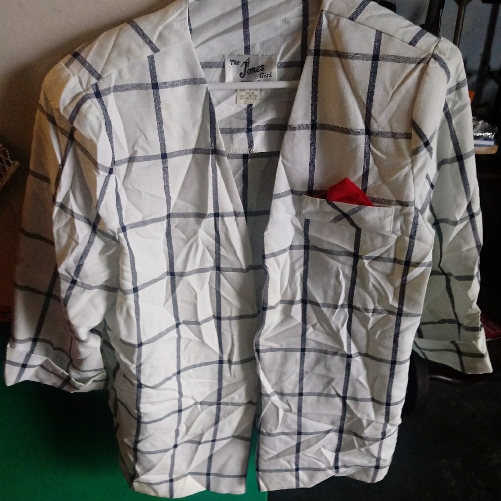 Blazer - Picture 2 of 2